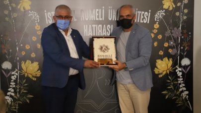 Yaşam dostlarına onur plaketi