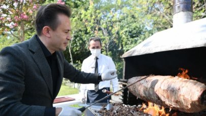 Başkan çocuklara cağ kebabı yaptı