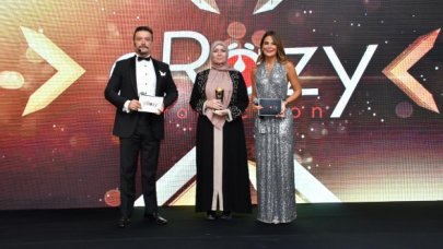 Op.Dr. Belma Dönertaş'a Altın Kalite ödülü