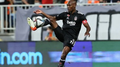 Beşiktaş'ta Atiba Hutchinson kararı verildi!