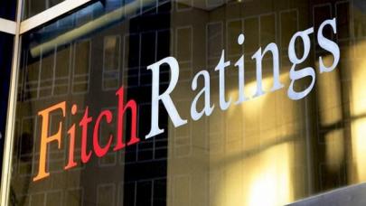 Fitch Türkiye’nin kredi notunu düşürdü, görünümünü negatife çevirdi