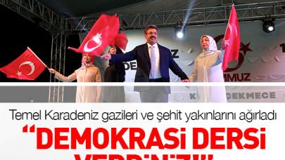 Demokrasi dersi verdiniz