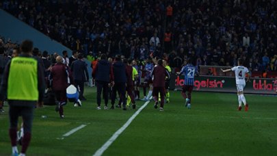 Cyle Larin attığı tokatla takımını yaktı