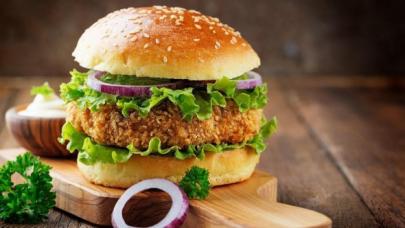 Gelinim Mutfakta tavuk burger tarifi ve malzemeleri