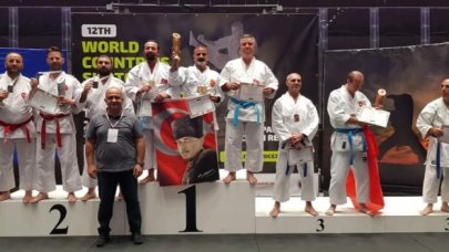 Kamil Üci 12. World Shotokan Championships 2.altın madalya birincilik kupası kazandı