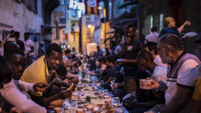 23 Mart İstanbul'da iftar saat kaçta? Kaçta oruç açılacak?