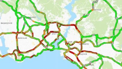 İstanbul'da yağmur trafiği etkiledi: Yoğunluk yüzde 70'i aştı  