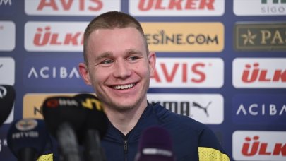 Fenerbahçe'nin Macar stoperi Szalai: Pazar günü 3 puanla ayrılmayı umuyoruz