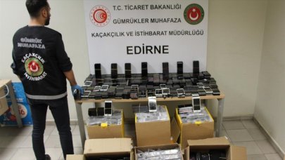 Sınırda 3,7 milyon lira değerinde telefon ekranı ele geçirildi