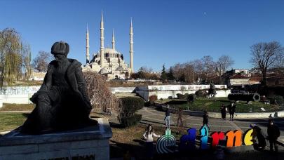 Yaptığı eserlerle kentlerin silüetini değiştirdi