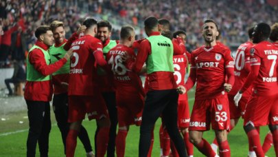 Bakan Kasapoğlu'ndan Samsunspor'a tebrik