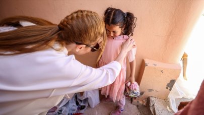 Gönüllü kadınlar, Hataylı depremzedelere hediyeler verdi