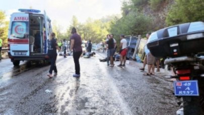 Turistleri taşıyan safari aracı cip devrildi; 5 ölü, 4 yaralı