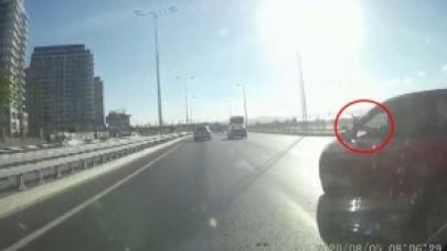 Trafikte tartıştığı motosikletliye silah gösterdi