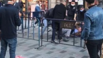 İstiklal Caddesi'nde sosyal mesafe kavgası kamerada