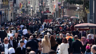 İstiklal Caddesi'nde Bayram Yoğunluğu