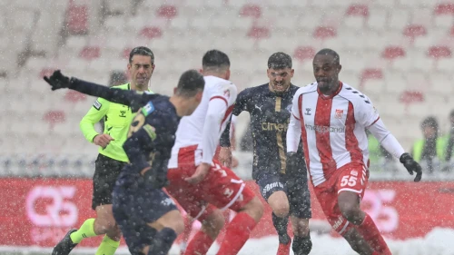 Karlar altında oynanan maçta Sivasspor ile Kasımpaşa yenişemedi!