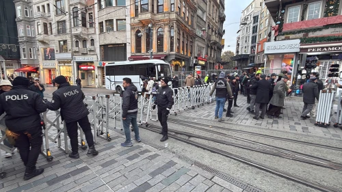 İstanbul’da hayat durdu! Metrolar ve Taksim Meydanı kapatıldı!