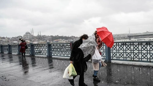 Meteoroloji saat vererek uyardı! “Kuvvetli fırtına” geliyor!