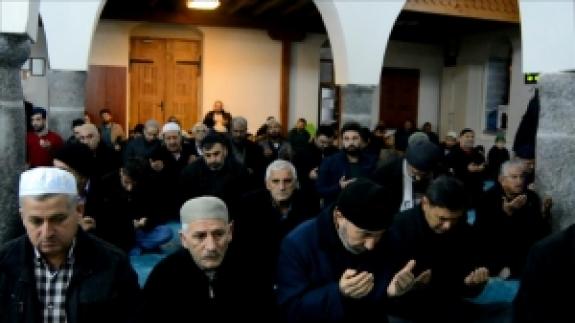 Zeytin Dalı Harekatı’na dualı bayraklı destek