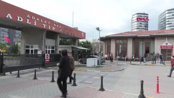 Kadıköy'de İstediği Türküyü Çalmadığı İçin Öldürülen Gencin Cenazesi Adli Tıp'tan Alındı