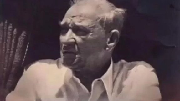 Atatürk yapay zeka ile Fikrimin İnce Gülü şarkısını söylerse…