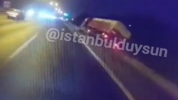 Kontrolden çıkan TIR yan yattı! İşte o anlar…