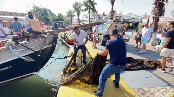 Deniz dibinden 500 metrekare hayalet ağ topladı