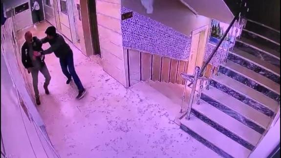 İstanbul'da polis yeleğiyle milyonluk gasp