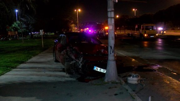 İstanbul'da yarışan araçlar zincirleme kazaya neden oldu: 5 yaralı