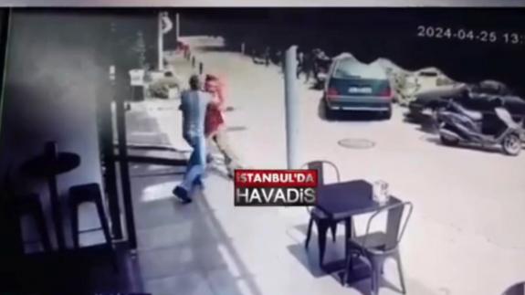 Alkollü adam mekan sahibiyle tartışınca sokak ortasında gergin anlar yaşandı!