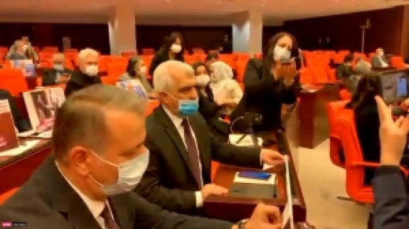 Milletvekilliğinin düşürülmesi kararı TBMM Genel Kurulu'nda okunan HDP'li Gergerlioğlu: "Milletimin kalbindeyim ve hiçbir yere gitmiyorum"