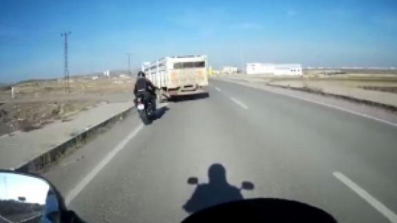 Polisin yaralandığı motosiklet kazası, arkadaşının kask kamerasında