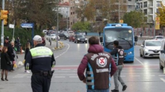 Kadıköy'de Polis Yolcu Gibi Bindi, Minibüsçülere Ceza Yağdı