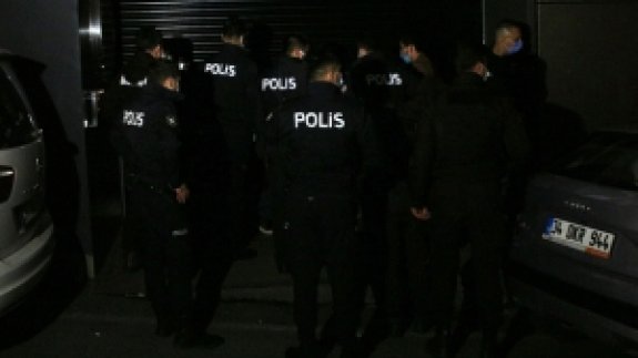 Şişli'de eğlence mekanına koronavirüs baskını: 70 kişiye 223 bin TL ceza