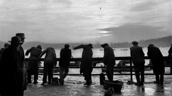 Ünlü fotoğrafçı Ara Güler'in İstanbul'u fotoğrafladığı "İstanbul Uyanıyor" sergisi açıldı