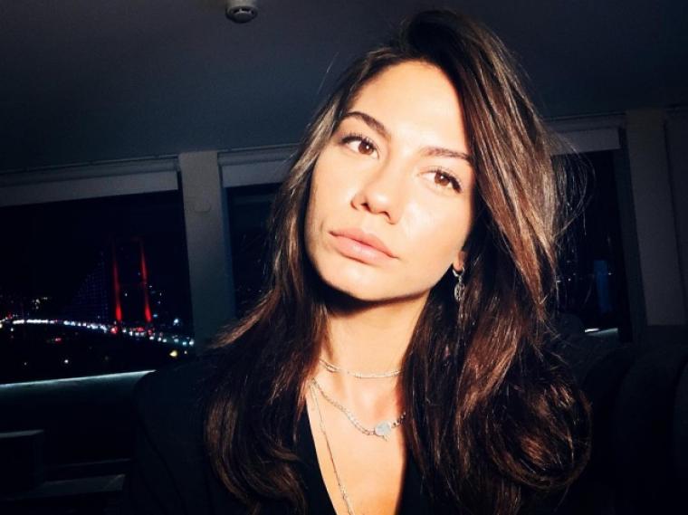 Demet Özdemir fotoğrafları 17