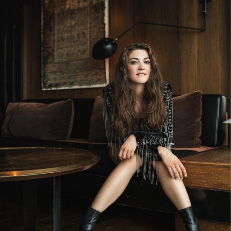 Burcu Özberk fotoğrafları 4