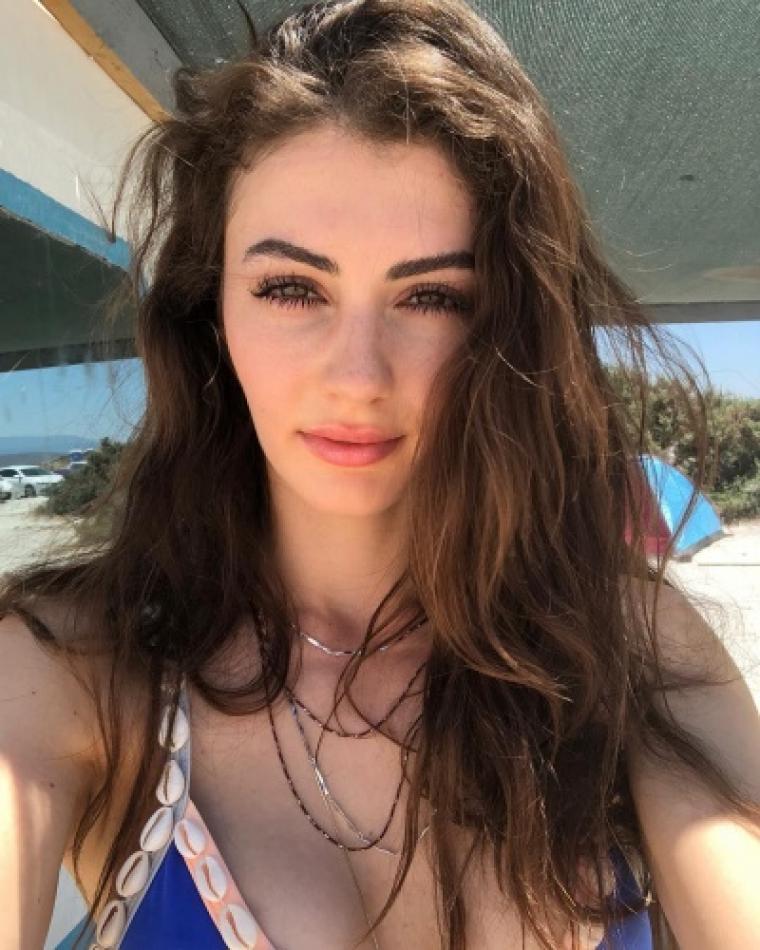 Burcu Özberk fotoğrafları 54