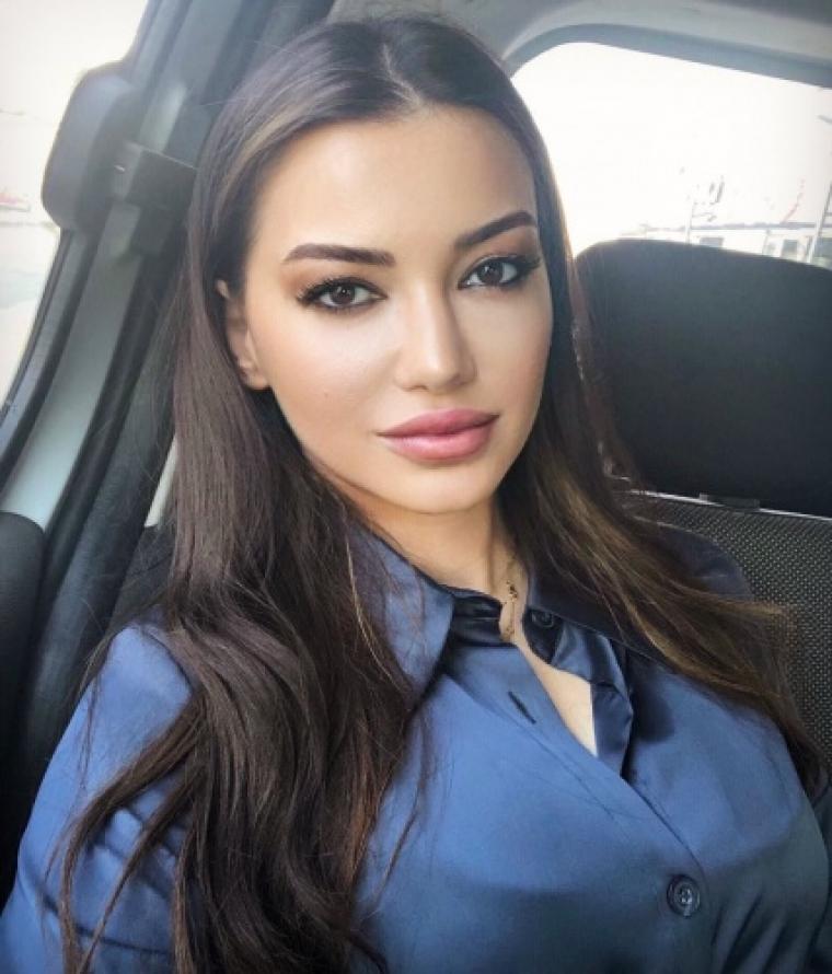 Esra Ezmeci fotoğrafları 19