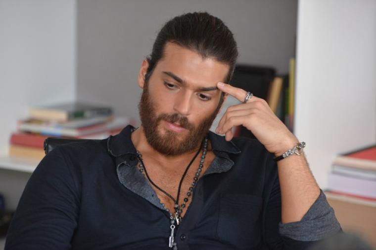 Can Yaman Fotoğrafları 12