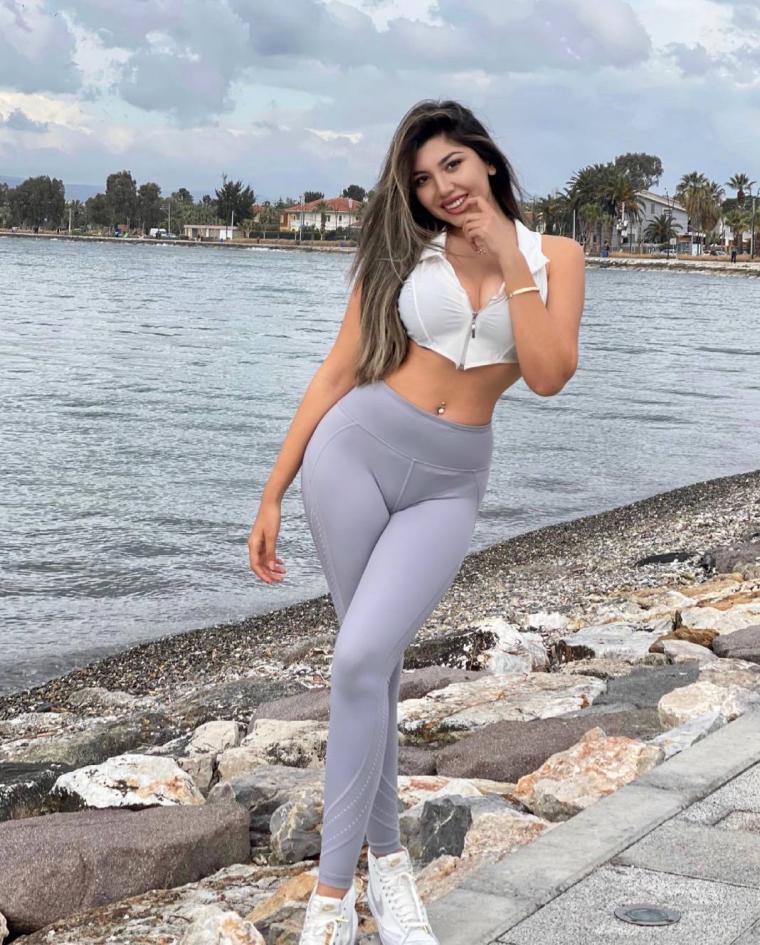 Ayşe Özyürek (ayy1see) kimdir? Instagram ve Tiktok hesabı 25