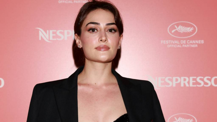 Esra Bilgiç Cannes Film Festivali’nde ne giydi? İşte Esra Bilgiç’in Cannes kıyafetleri 2