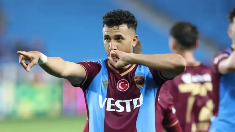 Trabzonspor'da 2 futbolcu yol ayrımında! Kulüp arıyorlar 5