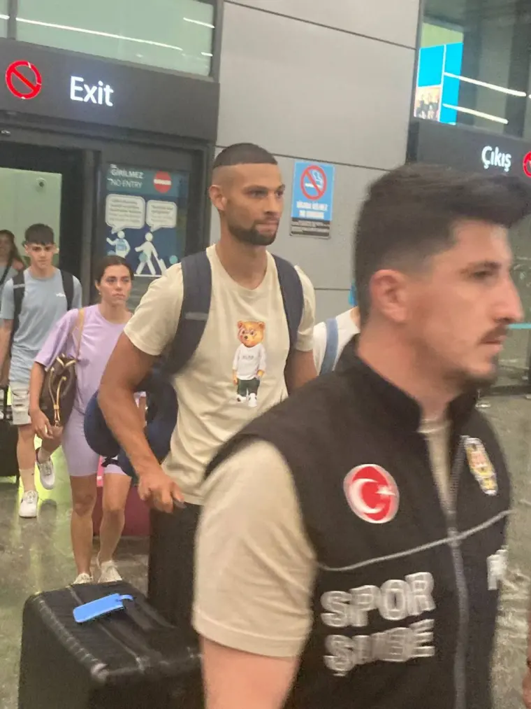 Trabzonspor'dan bir transfer bombası daha geliyor! Geri sayım başladı, imza yolda 7