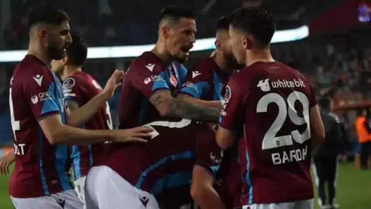 Trabzonspor'un inadı inat! Yıldız oyuncunun transferinden geri dönüş yok 6