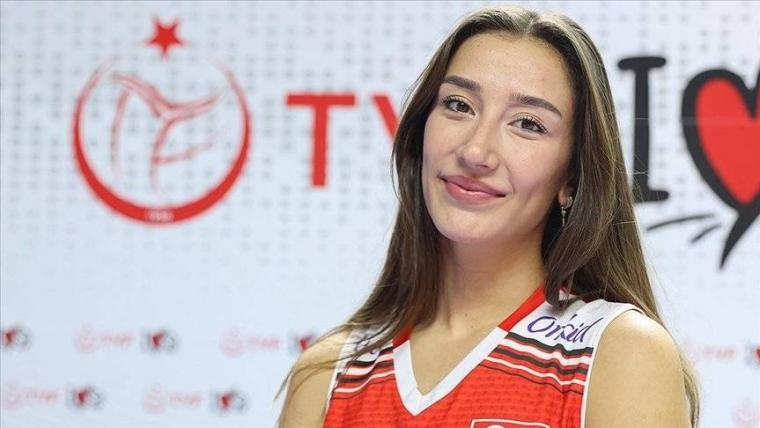 Hande Baladın evli mi, erkek arkadaşı var mı, sevgilisi kim, kaç yaşında, nereli, boyu kaç, Instagram hesabı 4