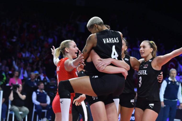 Türkiye İtalya voleybol maçı yarı final TRT 1 canlı takip 2