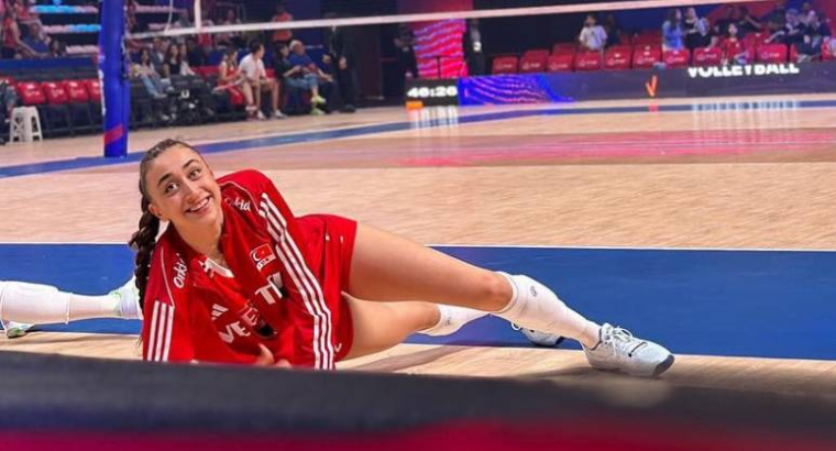 Voleybolcu Elif Şahin kim, yaşı, boyu kaç, evli mi, doğum tarihi, nereli, kardeşi kim, hangi takımda, sevgilisi, Instagram? 8