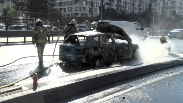 Bakımdan aldığı otomobil 5 kilometre sonra yandı 3